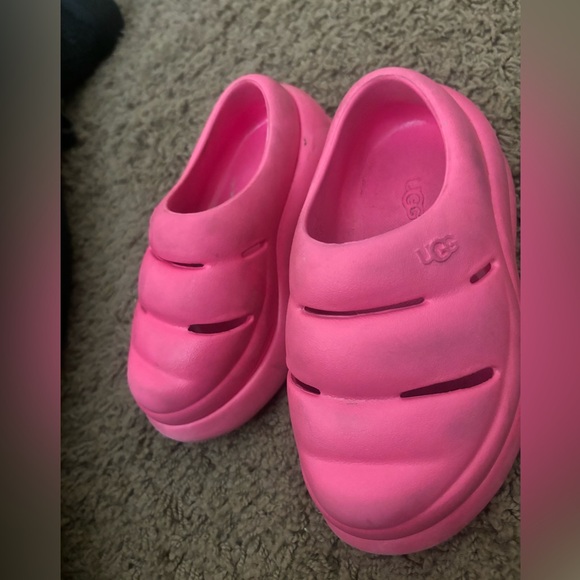 10T hot pink ugg shoes - Picture 2 of 12